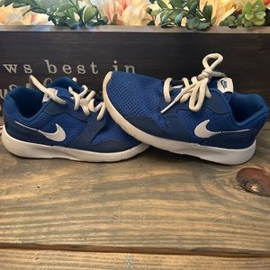 Boys 13.5c Nike shoes